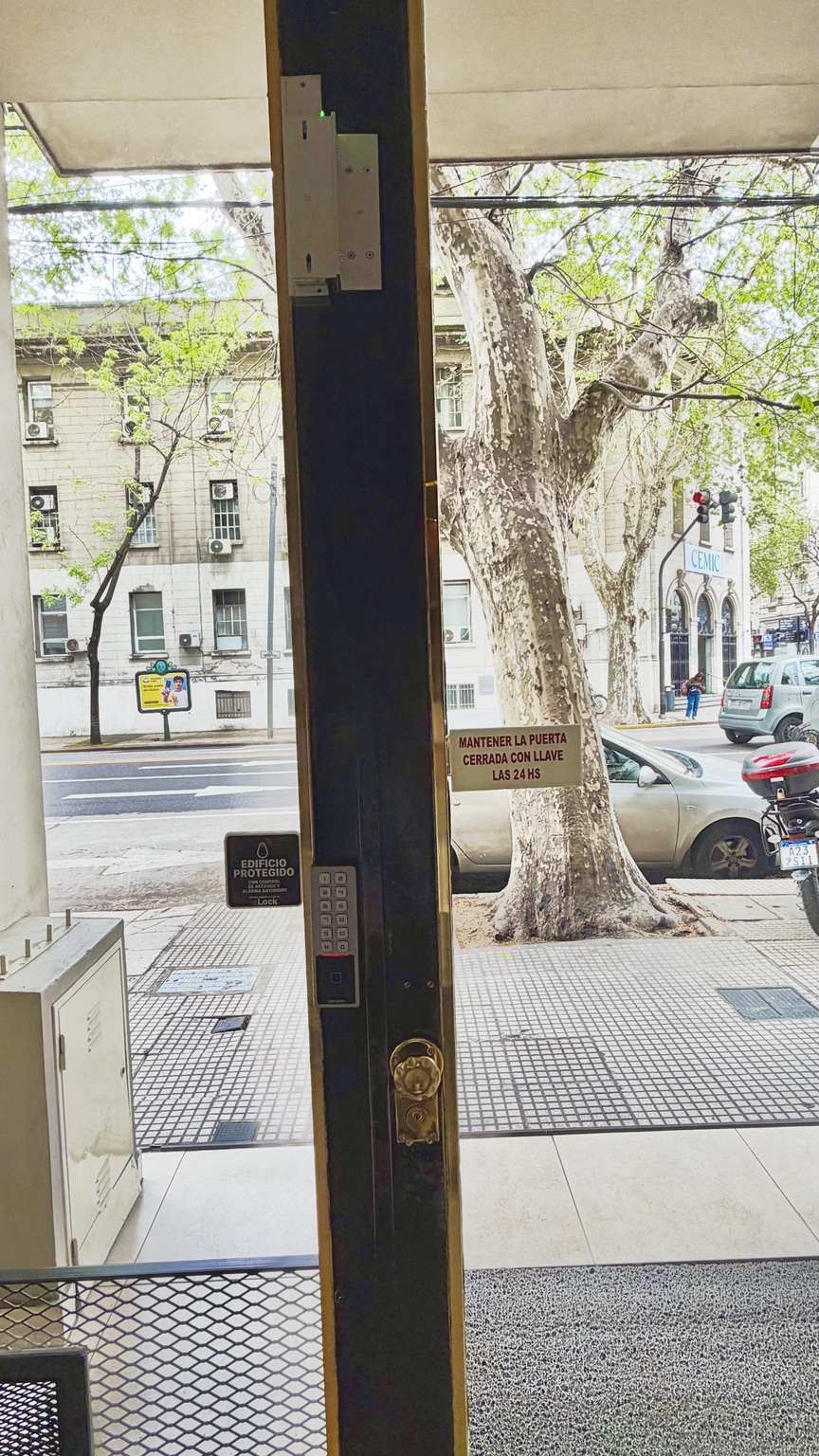Instalación eLock en Av. Las Heras al 2800