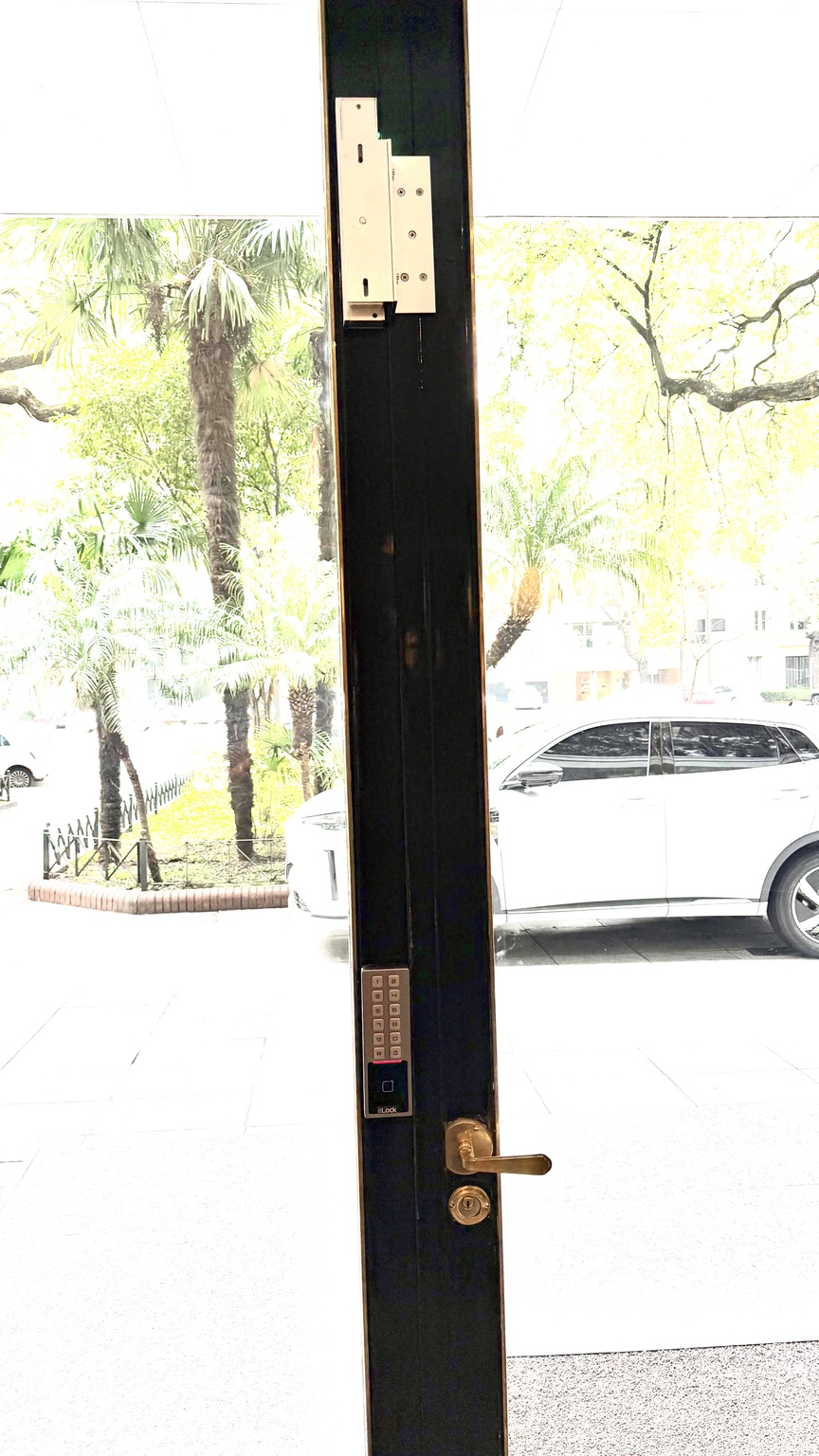 Instalación eLock en Av. del Libertador al 2600